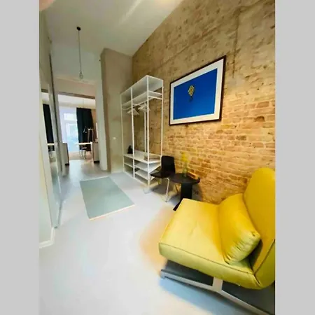 Wunderschoene Ladenwohnung In Kreuzberg Apartament