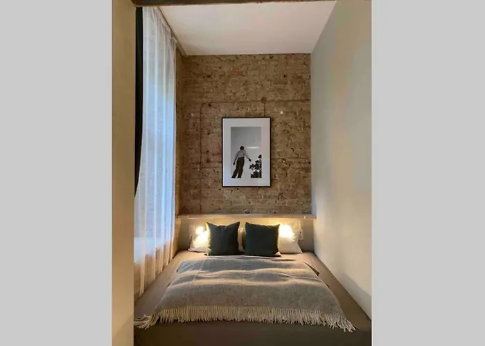 Wunderschoene Ladenwohnung In Kreuzberg *