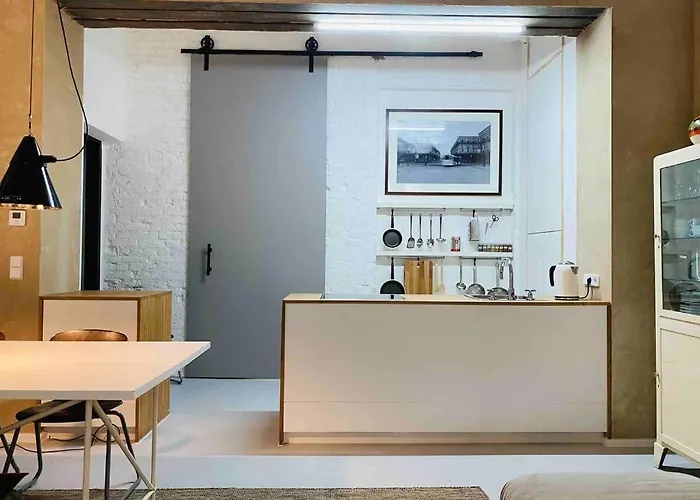 Wunderschoene Ladenwohnung In Kreuzberg Lägenhet